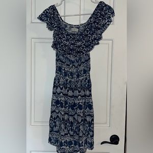 Abercrombie & Fitch navy blue and white dress. Can wear on or off the shoulder